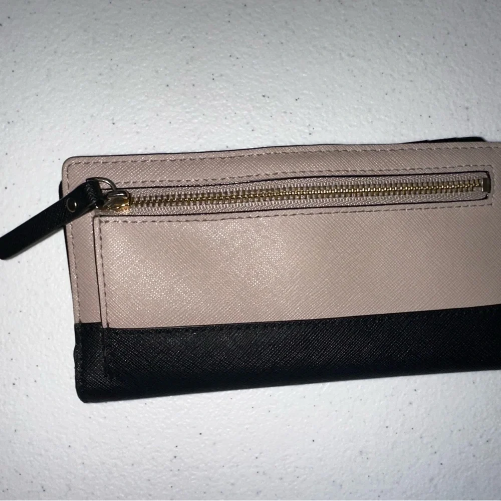 Kate Spade Laurel Way Stacy Black and Tan Leather Wallet